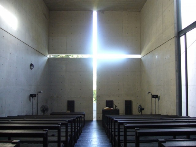 Ibaraki_Kasugaoka_Church_Light_Cross